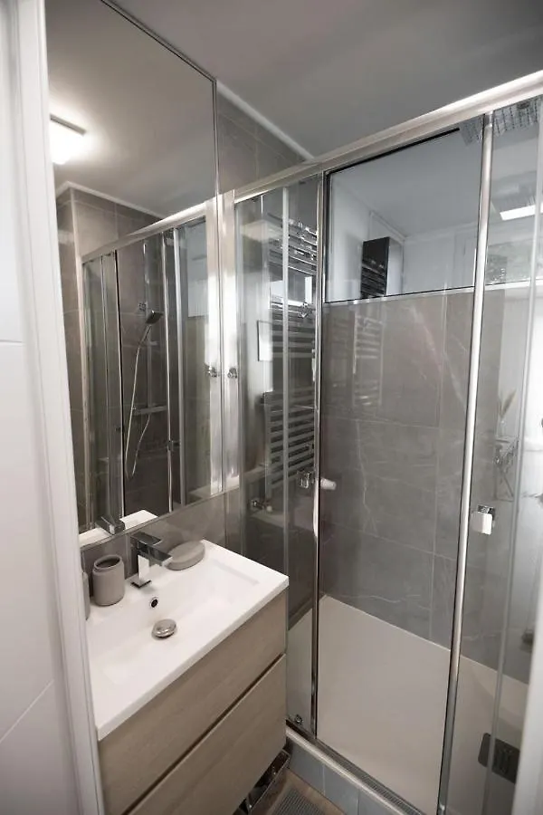 Appartement Fougasses à Fréjus 0*,  France